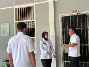 Kalapas Kelas I Bandar Lampung, Ike Rahmawati, kembali menginstruksikan seluruh pejabat struktural dan staf untuk melaksanakan deteksi dini secara menyeluruh di seluruh blok hunian. (Dok: Humas Lapas Bandar Lampung)