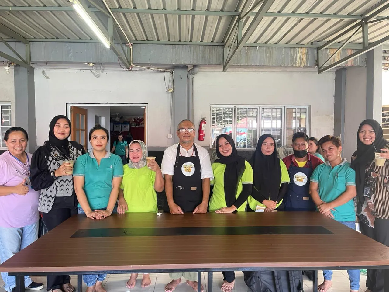 Lapas Perempuan Batam bekerja sama dengan Visio de Production dan Sudut Kopi menggelar pelatihan pembuatan kopi spesial. (Dok: Humas Lapas Perempuan Batam)