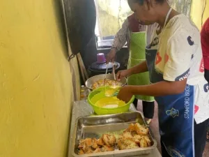 Gorengan Hasil Warga Binaan Lapas Kelas IIB Tual Laris Manis, Bukti Pembinaan Berbuah Manis