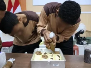 LPKA Kelas II Ambon Tingkatkan Kemandirian Anak Binaan Lewat Pelatihan Pembuatan Roti Modern dan Premium