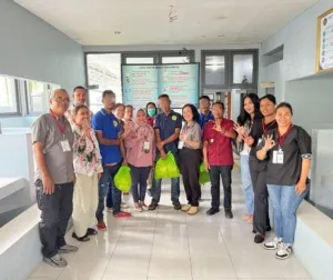 KPA Maluku Bagikan Bingkisan dan Edukasi HIV/AIDS kepada Warga Binaan Lapas Ambon dalam Peringatan Hari AIDS Sedunia 2025