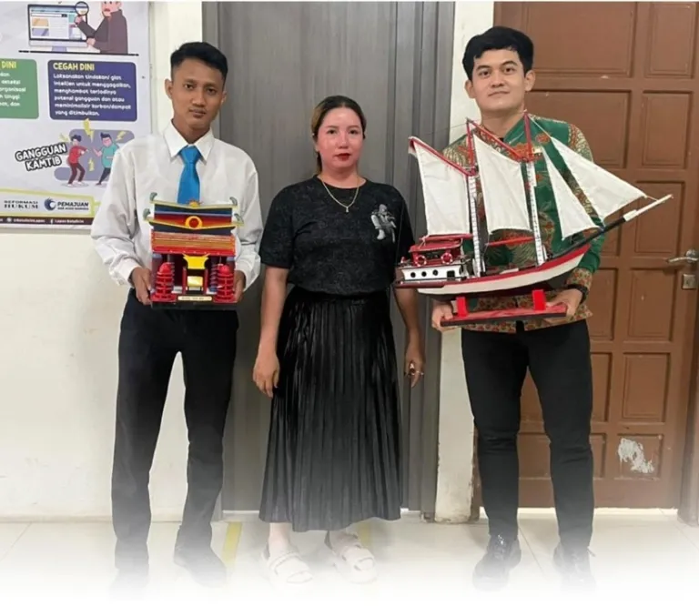 Kreativitas Warga Binaan Lapas Batulicin Jadi Sorotan, Miniatur Rumah dan Kapal Laris Dibeli Pengunjung