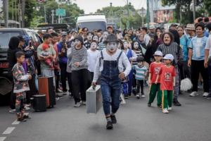 Pantomim Buat Heboh CFD Bundaran HI, Begini Keseruannya!!