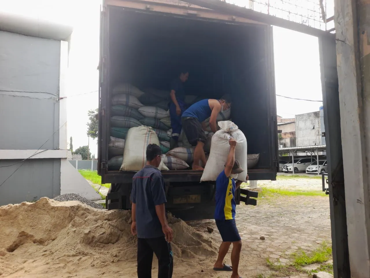 12 Ton Ampas Kelapa Tiba di Lapas Kelas I Bandar Lampung, Siap Diolah Jadi Cocopeat Ekspor ke Jepang