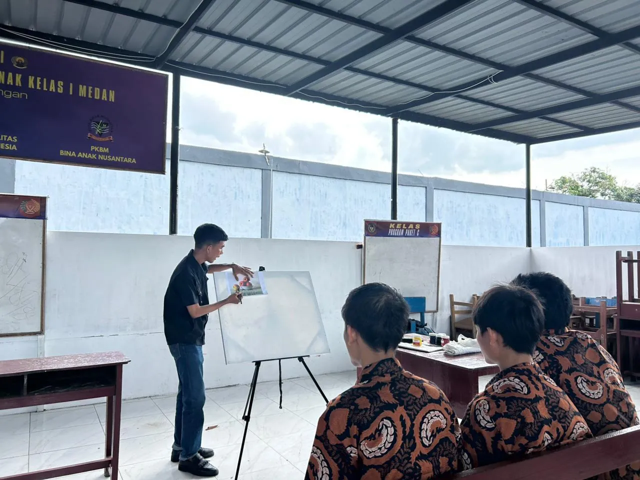 LPKA Kelas I Medan dan DAAI TV Gelar Pelatihan Seni Lukis: Wujud Pembinaan Humanis bagi Anak Binaan