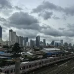 Cuaca Jakarta Hari Ini: Awan Tebal dari Pagi, Hujan Ringan Melanda di Sore Hari