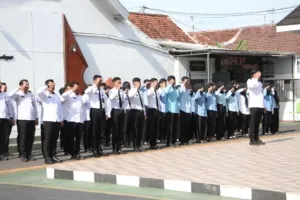 Perkuat Disiplin dan Kewaspadaan, Lapas Kelas I Madiun Gelar Apel Pagi Pegawai