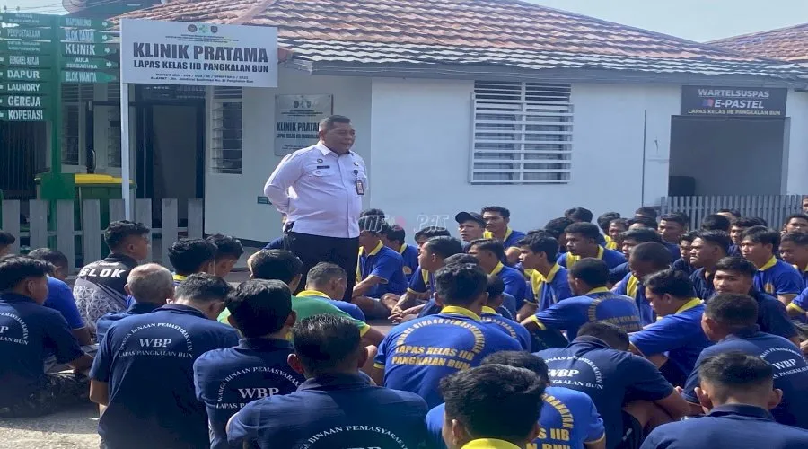Kalapas Pangkalan Bun Ajak Warga Binaan Jaga Situasi Aman melalui Diskusi Humanis dan Terbuka di Blok hunian