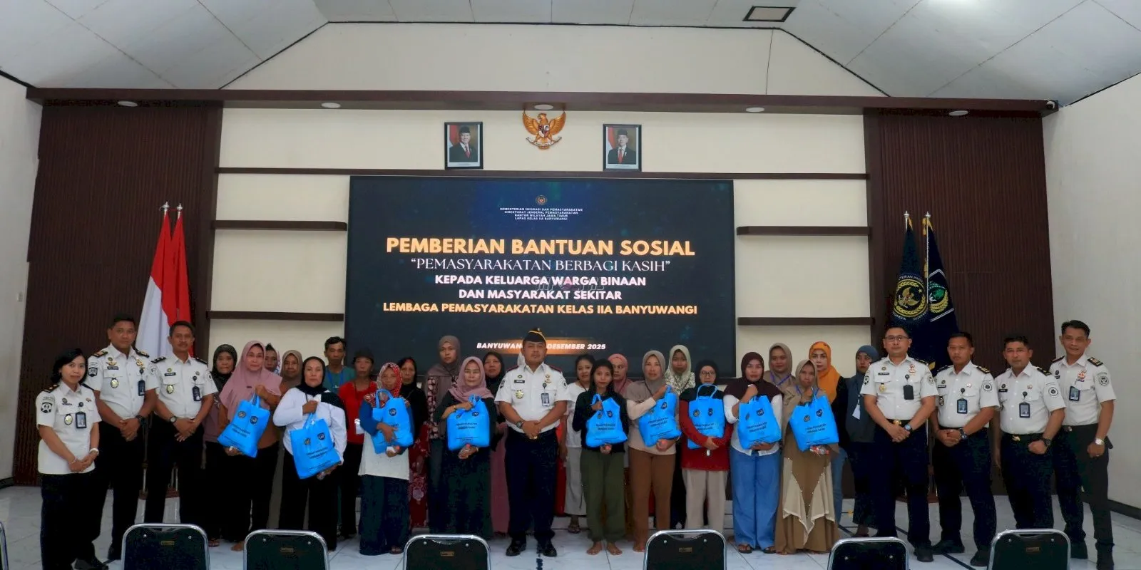 Lapas Banyuwangi Tebar Kepedulian, Salurkan Puluhan Paket Sembako untuk Keluarga Warga Binaan