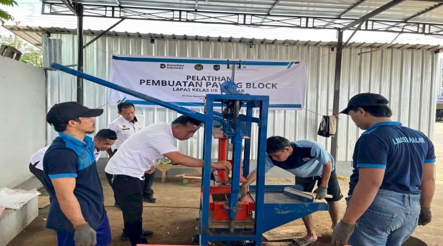 Pembinaan Produktif, Lapas Takalar Bekali Warga Binaan Keterampilan Paving Block (Dok. Istimewa)