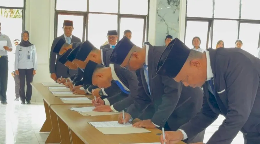 Kakanwil Ditjenpas NTT Lantik 14 Pejabat (Dok. Istimewa)