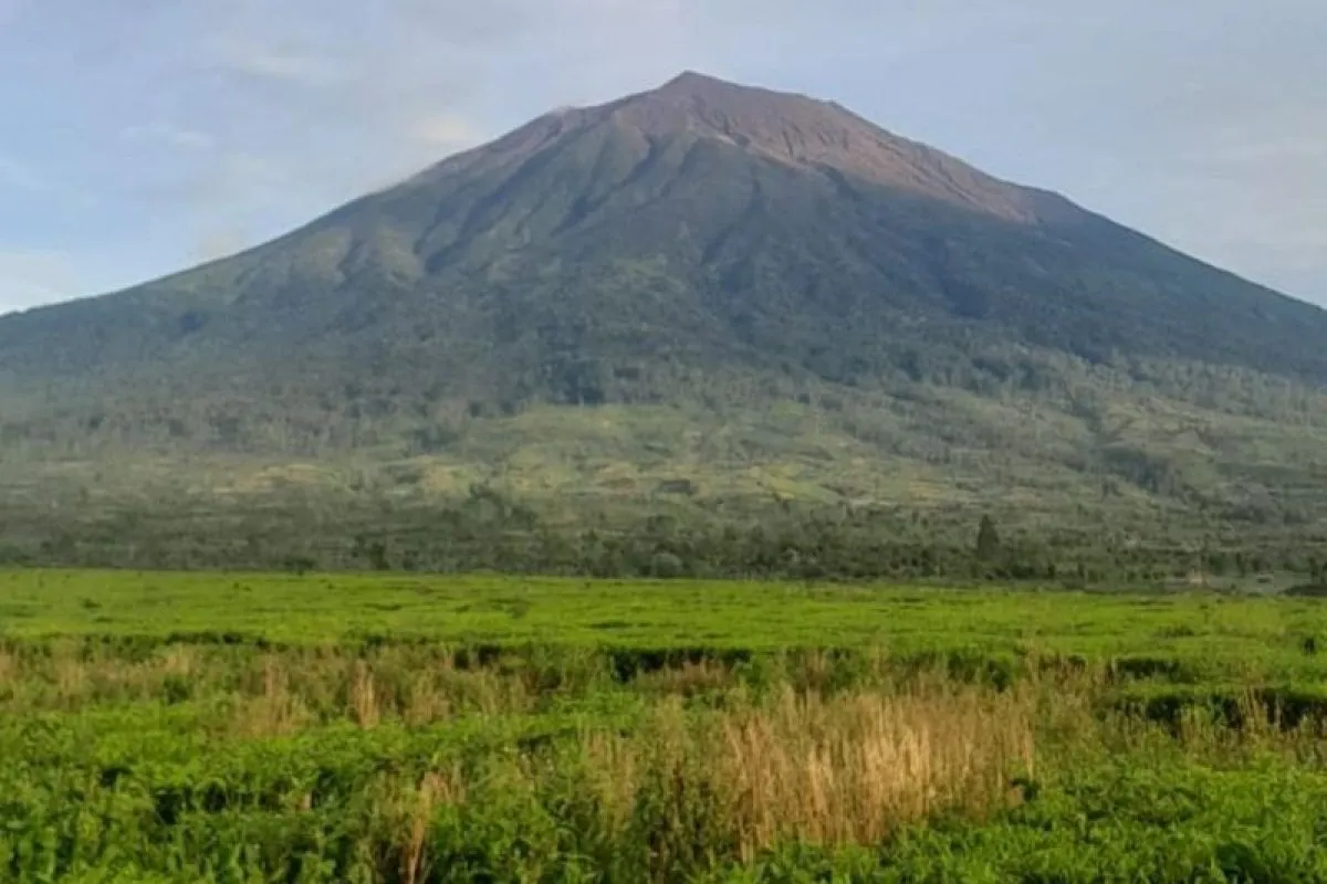 Pendakian Gunung Kerinci Masih Ditutup, Ritual Adat dan Aksi Bersih Gunung Digelar Januari 2026