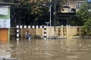 Banjir Mampang Kembali Meninggi, Air 85 Sentimeter Lumpuhkan Permukiman dan Aktivitas Warga