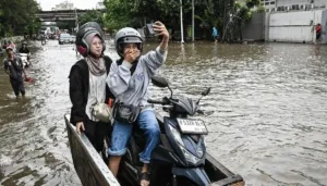 Banjir Kepung Jakarta, 39 RT dan 28 Ruas Jalan Terendam hingga 110 Cm