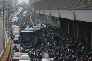 Hari Pertama Kerja 2026, Pekerja Tetap Semangat Meski Jakarta Macet, Aktivitas Kembali Padat