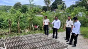 Kalapas Kalabahi Tinjau Lokasi Percetakan Batako untuk Penguatan Program Asimilasi Kerja Warga Binaan (Dok. Istimewa)