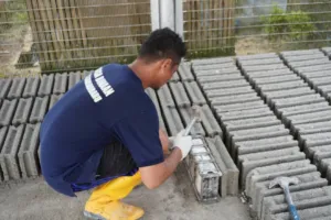 Lapas Kelas IIB Banjarbaru Dorong Kemandirian Warga Binaan melalui Pelatihan Pembuatan Batako Bidang Konstruksi (Dok. Istimewa)