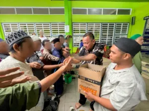 Jumat Penuh Berkah, Lapas Narkotika Karang Intan Perkuat Kebersamaan Melalui Aksi Berbagi Humanis (Dok. Istimewa)