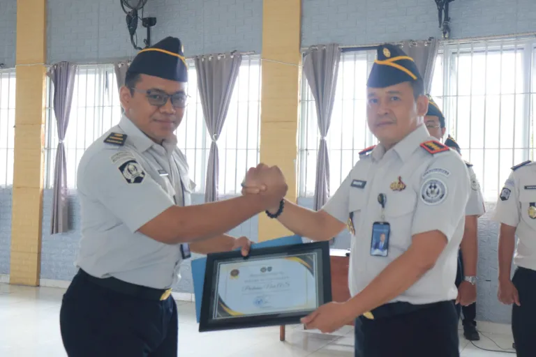 Kenaikan Pangkat 12 Petugas Lapas Pemuda Madiun (Dok. Istimewa)