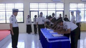 Kakanwil Ditjenpas Sultra Resmi Melantik ASN Poltekip dan Pejabat Fungsional untuk Memperkuat Regenerasi Aparatur Pemasyarakatan (Dok. Istimewa)