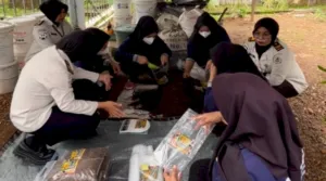 Panen Pupuk Kompos Lapas Perempuan Martapura Tegaskan Pembinaan Kemandirian Berbasis Lingkungan dan Pemberdayaan Warga Binaan Secara Berkelanjutan (Dok. Istimewa)