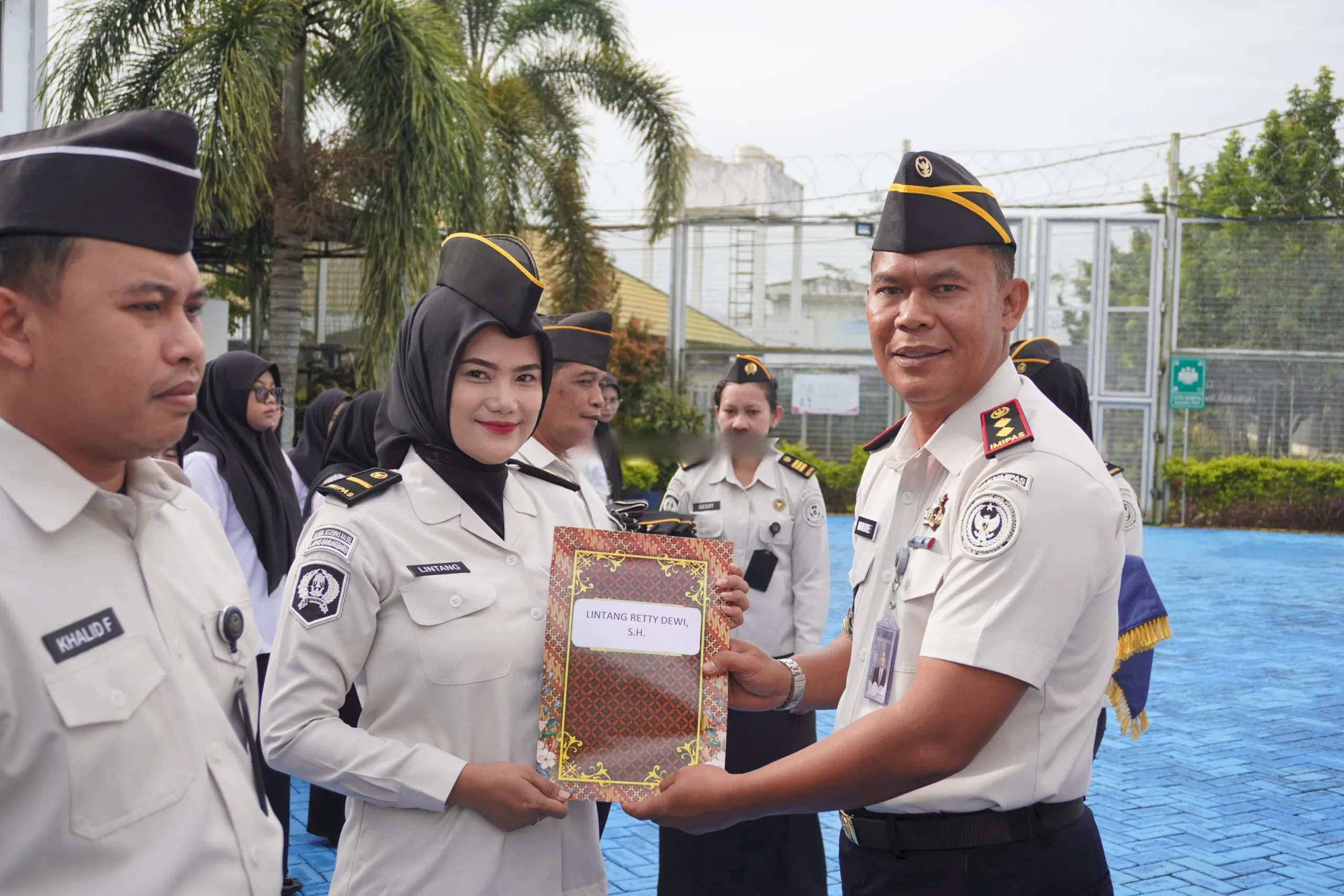 Lapas Banjarbaru Sematkan Kenaikan Pangkat 12 Petugas (Dok. Istimewa)