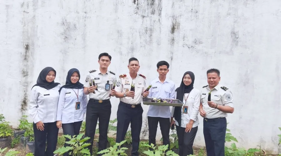 Panen Terong Rutan Baturaja (Dok. Istimewa)