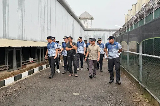 Cek Kesiapan Personel, Lapas Cibinong Terima Kunjungan Direktur Kepatuhan Internal Ditjenpas Dalam Menghadapi Libur Panjang