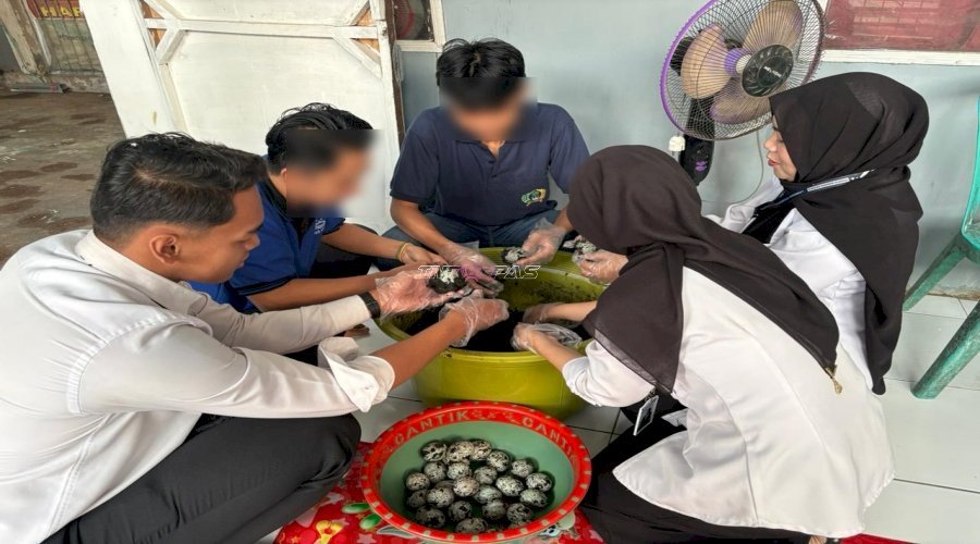 Warga Binaan Lapas Amuntai Asah Keterampilan Lewat Pembuatan Telur Asin