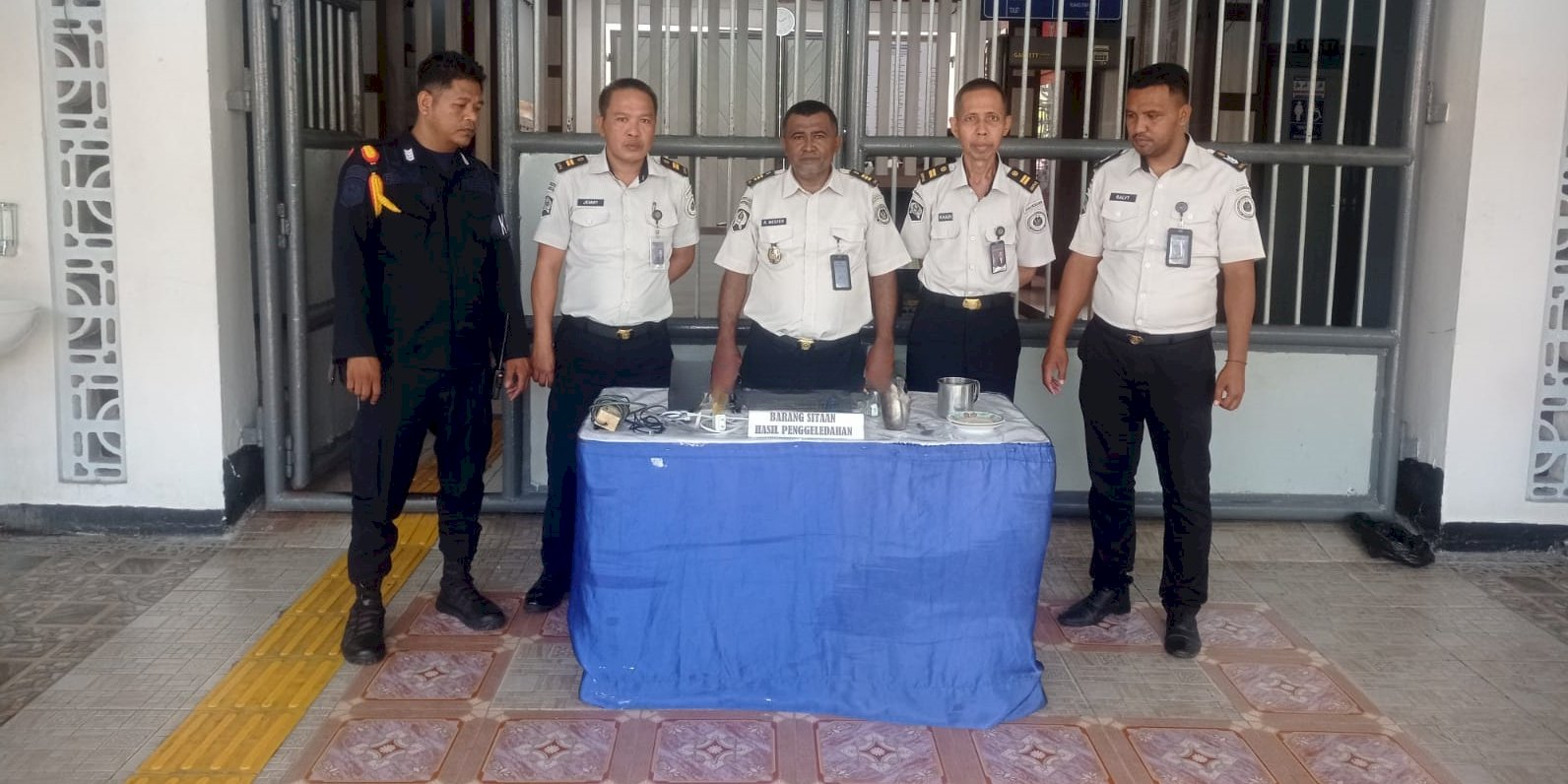 Razia Blok Hunian Lapas Ambon Perkuat Pengawasan dan Tegaskan Komitmen Berantas Barang Terlarang