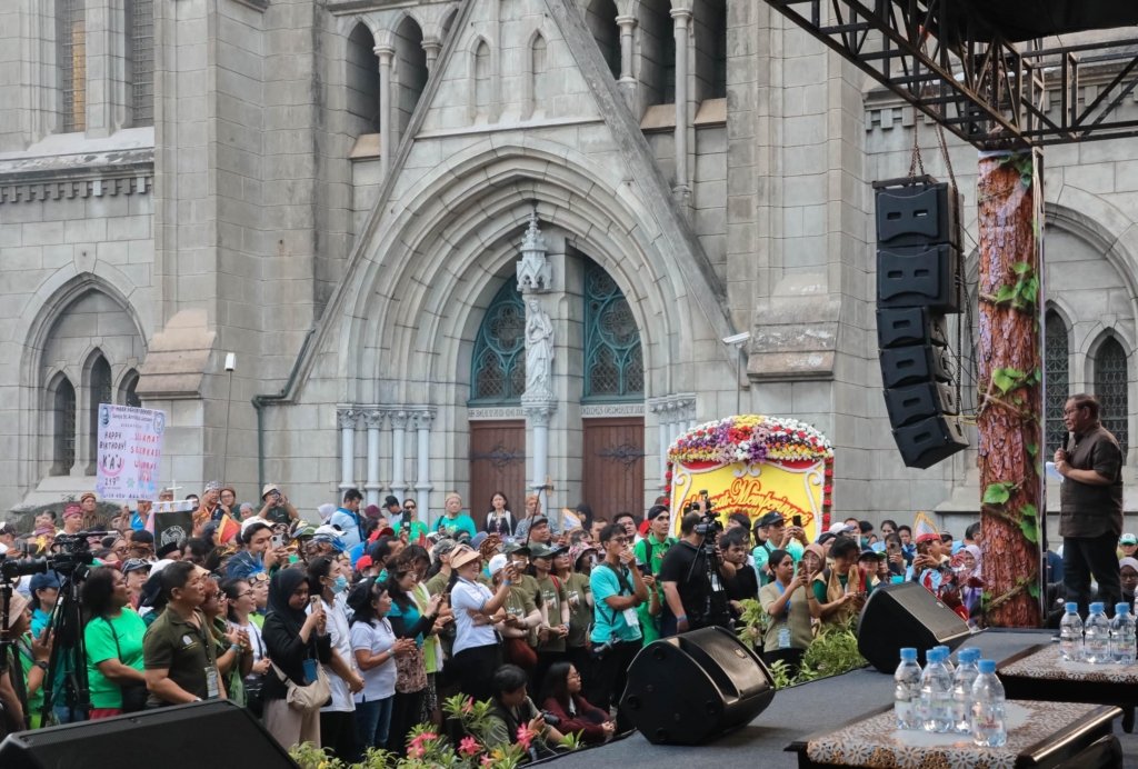 Pramono Hadiri Jalan Santai Lintas Iman di Katedral Jakarta
