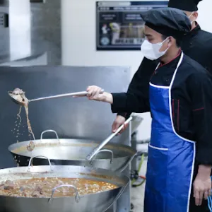 Sajian Spesial Iduladha, Warga Binaan Lapas Cibinong Disuguhkan Makanan Lezat Daging Kurban