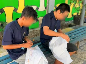 Warga Binaan Lapas Narkotika Karang Intan Asah Keterampilan Membatik Sasirangan