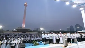Monas Dipenuhi Ratusan Ribu Jemaah, Zikir dan Doa Kebangsaan Resmi Awali HUT Ke-81 RI