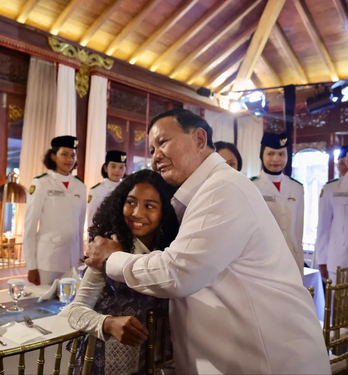 Penghargaan Presiden Prabowo Subianto di Hambalang untuk Petugas HUT RI