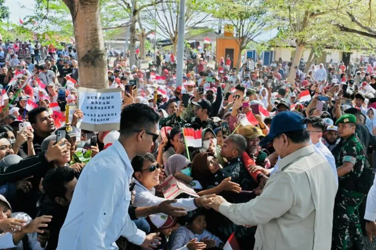 Presiden Prabowo Subianto Tinjau Pengungsian Gempa Nagekeo Guna Pastikan Pemulihan dan Perlindungan Warga Terdampak